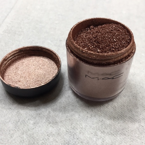 MAC Cosmetics Other - MAC pigment color powder in Tan
